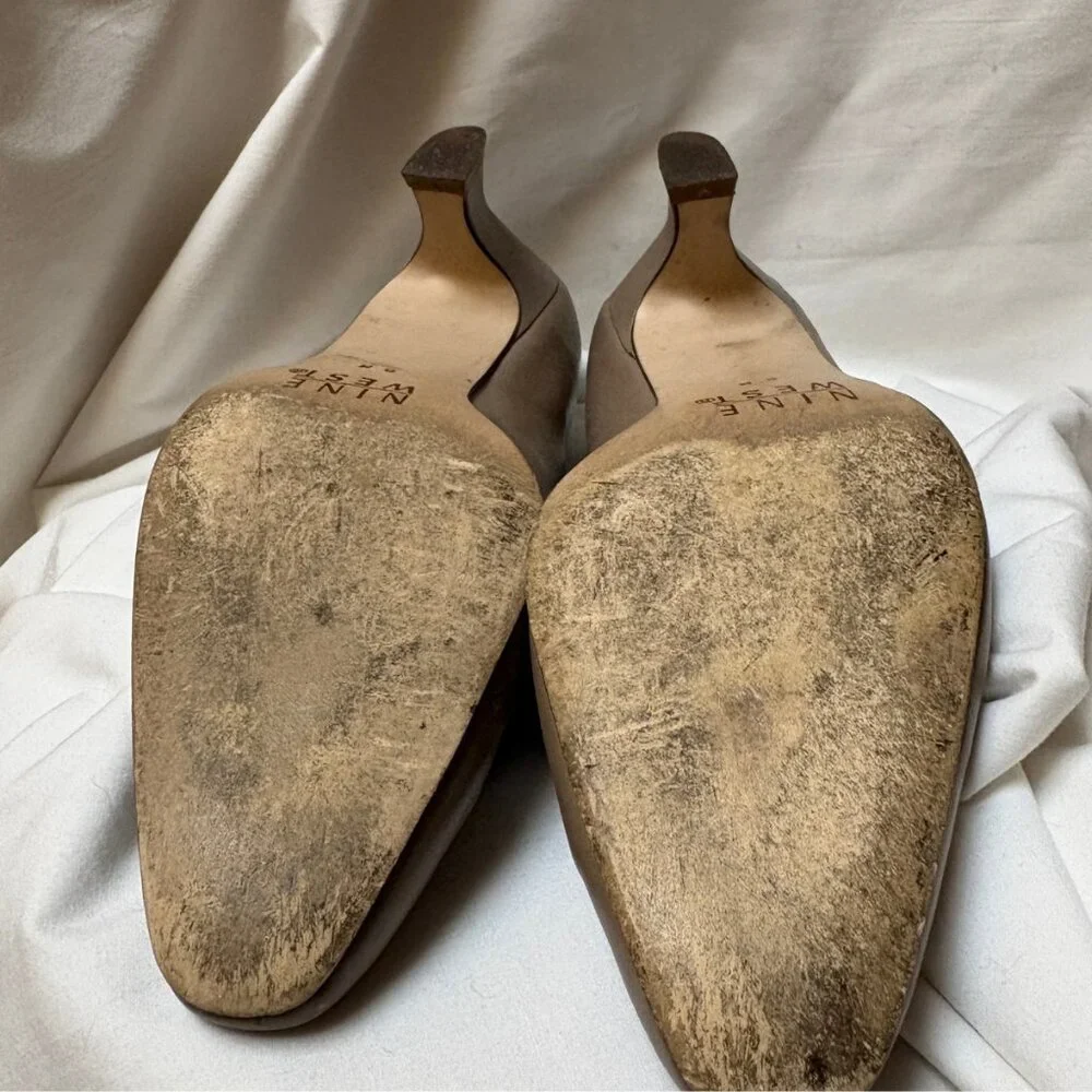 Nine West Taupe Leather Pumps – Size 6 - Picture 6 of 9